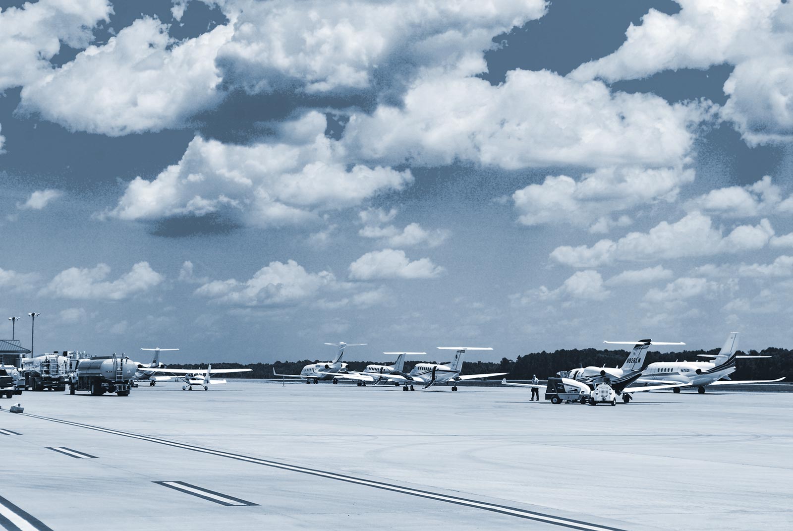 SME Aviation background logo